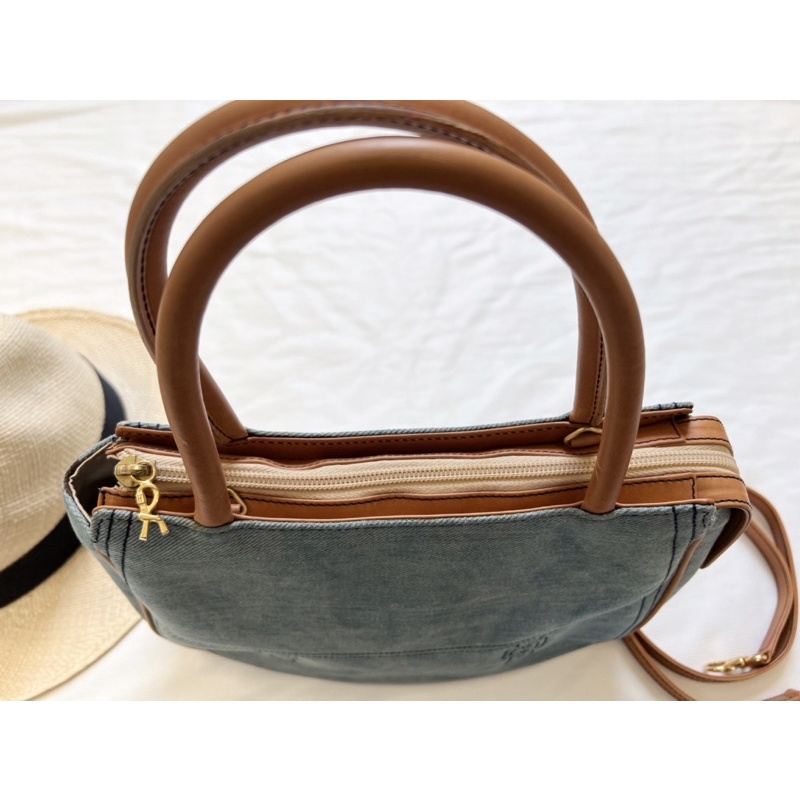 Túi xách tay đeo chéo Roberta di Camerino