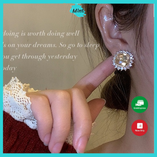 Bông Tai Nữ ❤️FREESHIP❤️ Bông Tai Vuông Mặt Trời Đính Đá Mắt Mèo Ánh Kim Vàng Nổi Bật - Khuyên Tai Hợp Kim Mạ Bạc