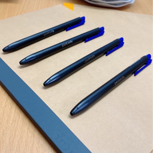 Bút bi bấm LINC Pentonic Switch Ngòi 0.7mm, viết trơn, nét đều, thân tam giác, cầm vừa tay, Ấn Độ