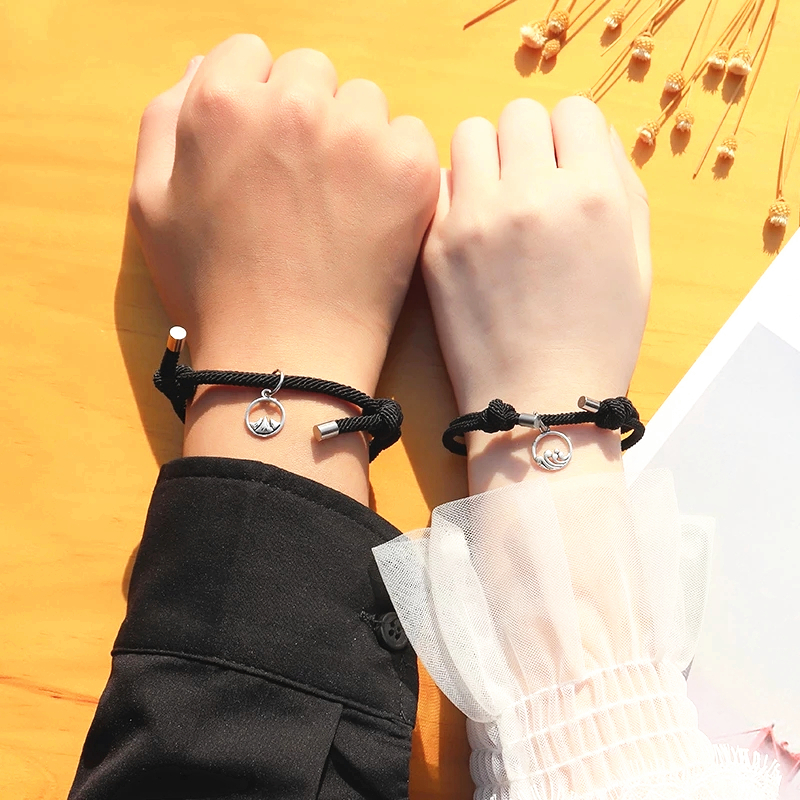 Cặp Vòng tay đôi mặt hình núi biển chuông nam châm hút nhau thiết kế độc đáo dành cho các cặp đôi tình nhân quà tặng tình yêu | BigBuy360 - bigbuy360.vn