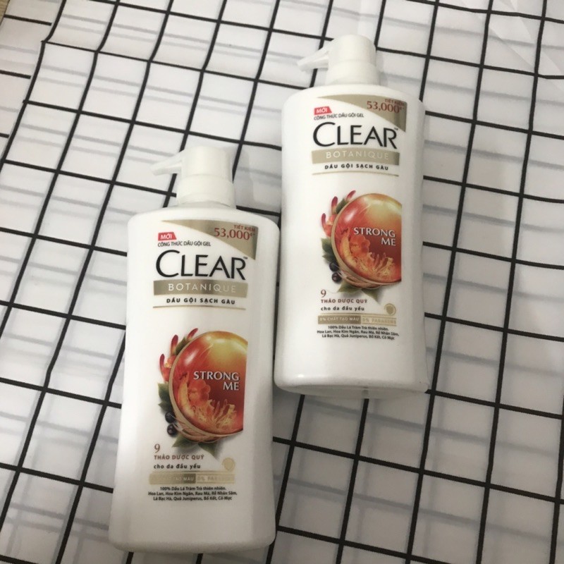 DẦU GỘI SẠCH GÀU CLEAR - THẢO DƯỢC STRONG ME 630g