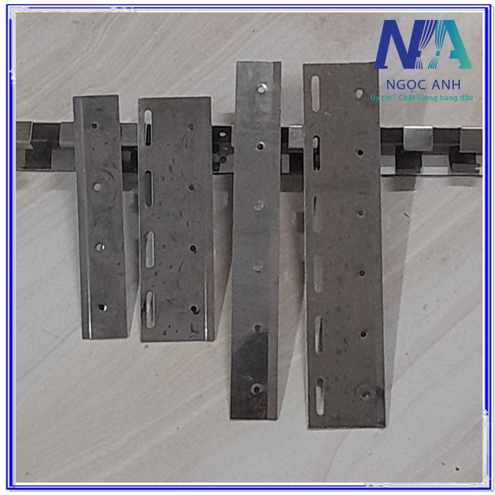 Bát treo rèm nhựa PVC inox 304