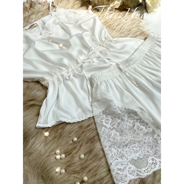 Set ngủ 2 dây lụa nút ngọc trai phối ren sexy , đáng yêu