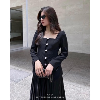 Áo vest cổ vuông và chân váy xếp li công sở gyo made !!!
