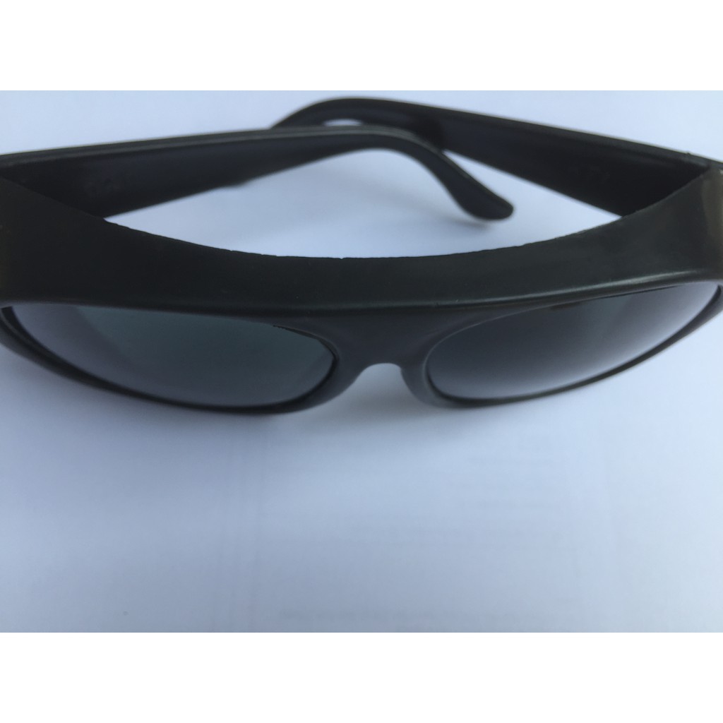 Kính bảo hộ mắt đen