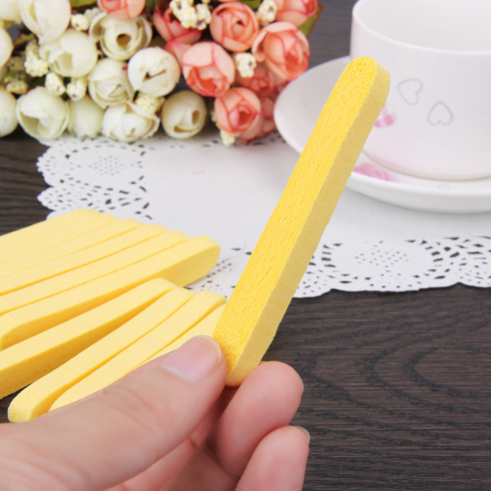 Bộ 12 Miếng Bọt Biển Vệ Sinh Da Mặt Tiện Dụng