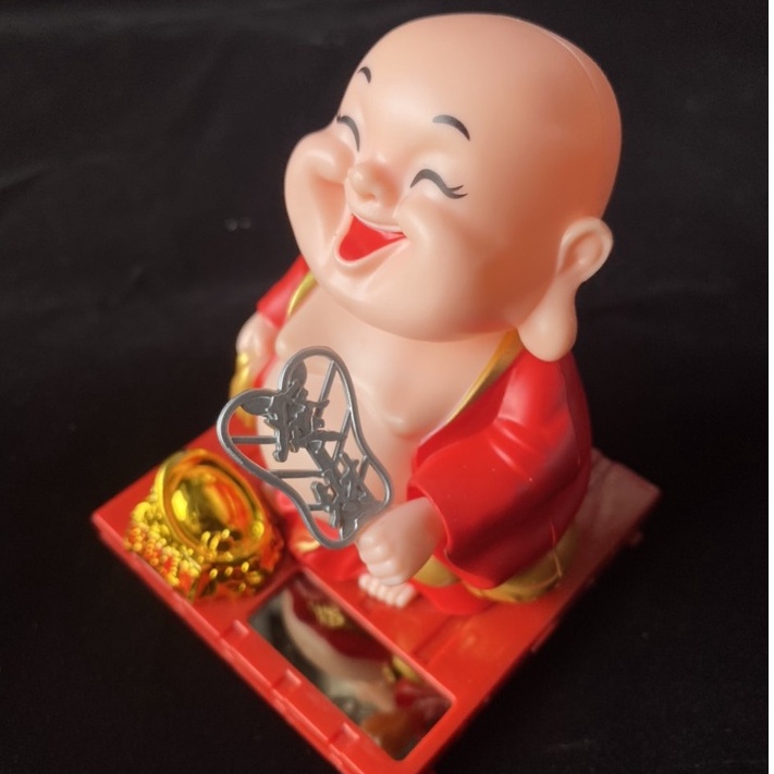 Di Lặc Cục Vàng Cầm Quạt Bằng Nhựa Sử Dụng Năng Lượng Mặt Trời Thu Hút Tài Lộc - Phật Giáo Tường Thuận