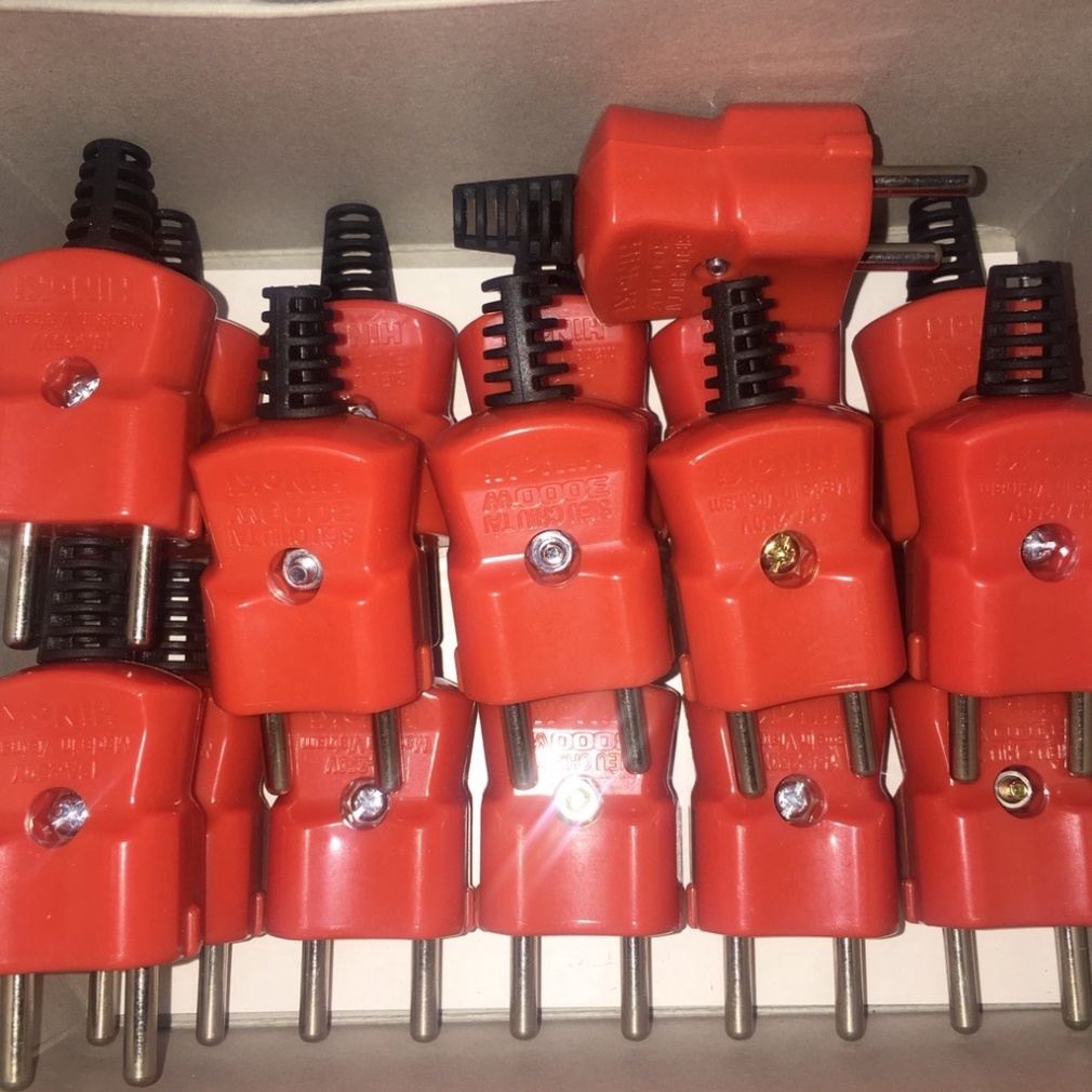 Phích cắm điện chịu tải công suất 3000w Ominsu