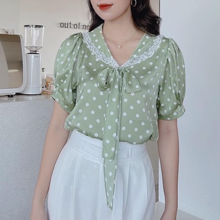 Áo lụa chấm bi viền ren