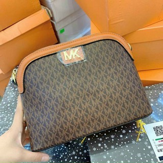 Túi MK dáng hến