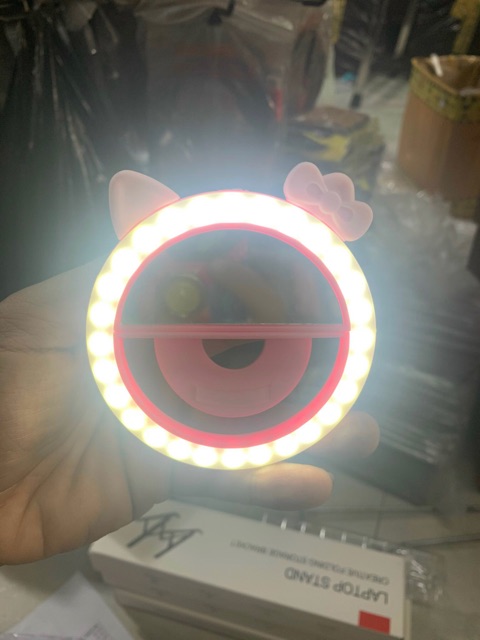 Đèn Led hỗ trợ chụp hình pin sạc kitty kute