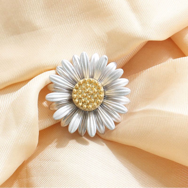 SAN*Unisex Wild Flower Daisy Brooch Pin Natural Pearls Design Vintage Scarf Decor