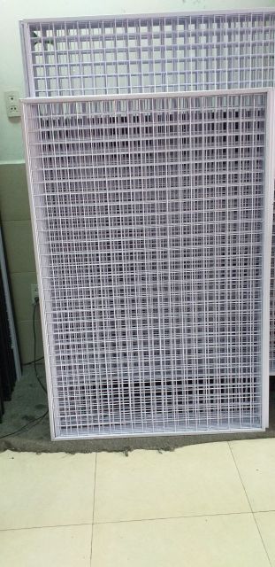 Khung lưới treo 0.6x 1.2m và 25 móc treo lưới