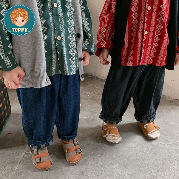 Quần jeans cho bé phối túi sọc