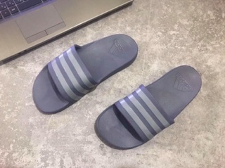 Dép đế đúc Adidas