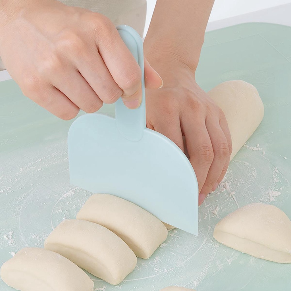 Dụng Cụ Cắt Bột Làm Bánh Bằng Nhựa
