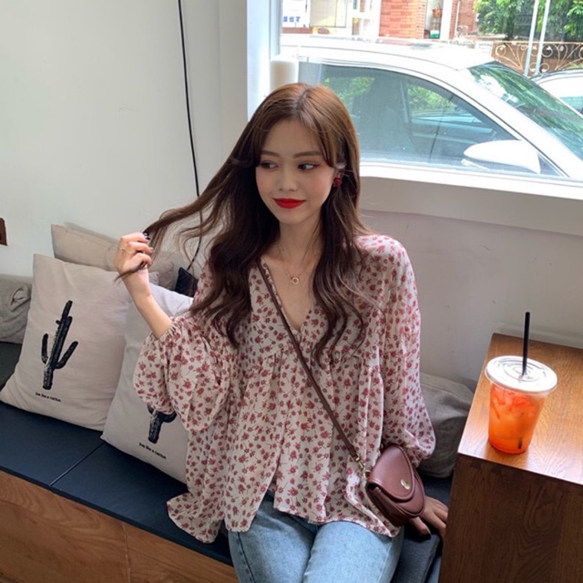 [ Mã VACA100K giảm 10k cho đơn  tối thiểu 100k] Áo sơ mi chiffon hoa nhí cổ chữ V cá tính tay thiết kế | BigBuy360 - bigbuy360.vn