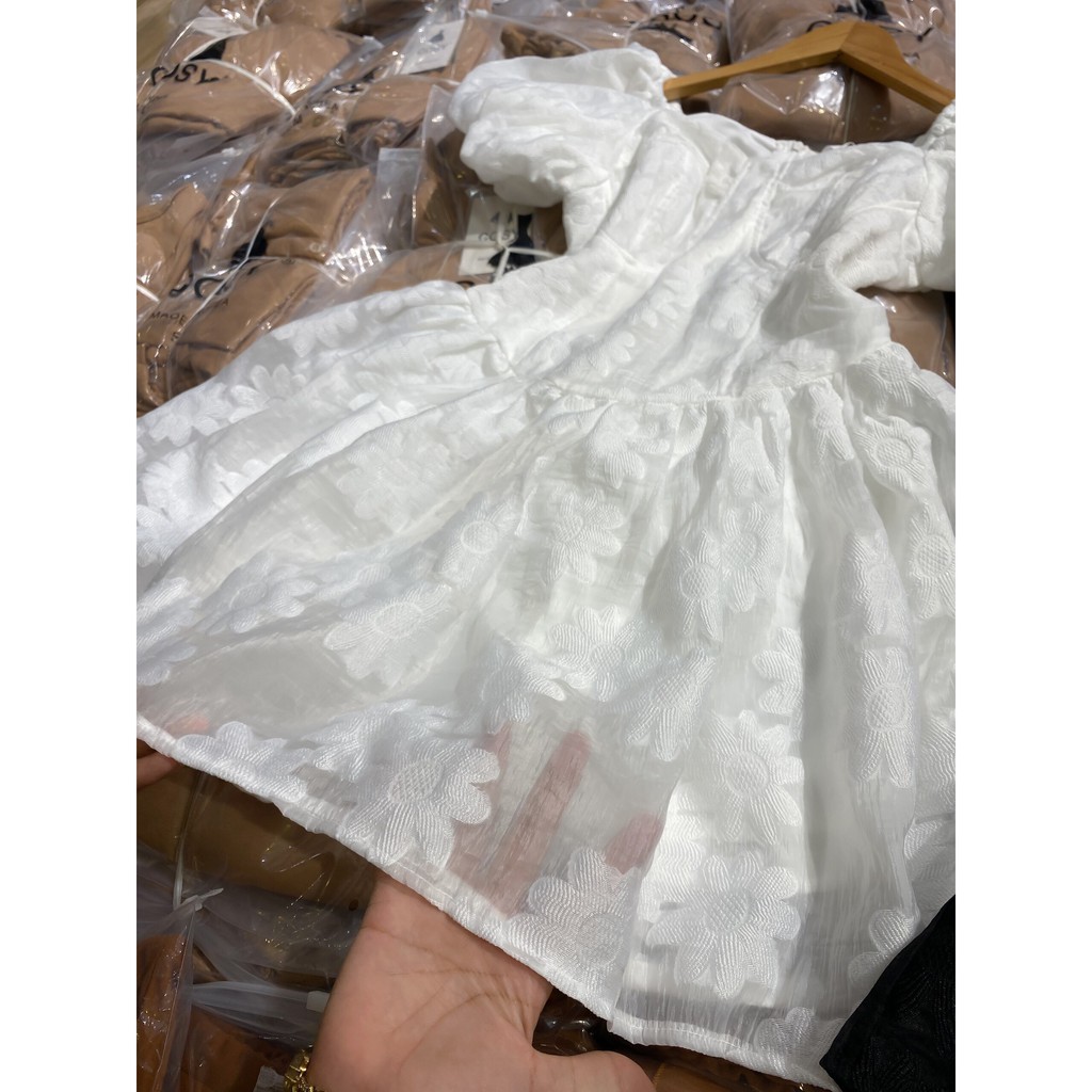 Đầm dạo phố chất ren hoa tay bồng dáng váy ngắn dễ thương - Ona Dress | BigBuy360 - bigbuy360.vn