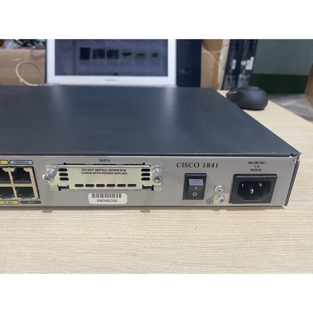 Cisco 1841/K9 | Thiết bị định tuyến 2 cổng WAN Fast Ethernet.