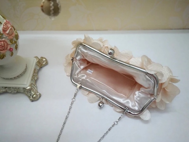 Ví dự tiệc clutch hoa A10
