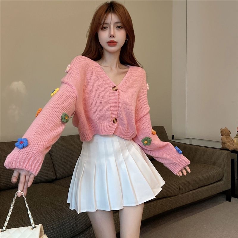 Gaeul store- áo khoác len cardigan croptop 2 khuy mix bông hoa tay áo