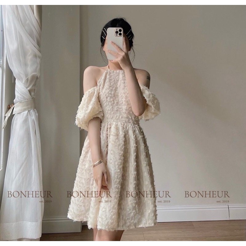 Váy yếm bông xù