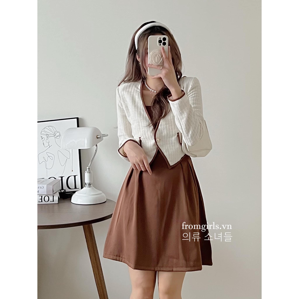Set váy hai dây dáng xòe màu nâu dang trọng dây có nút điều chỉnh và áo khoác dạ dài tay màu be - SET32