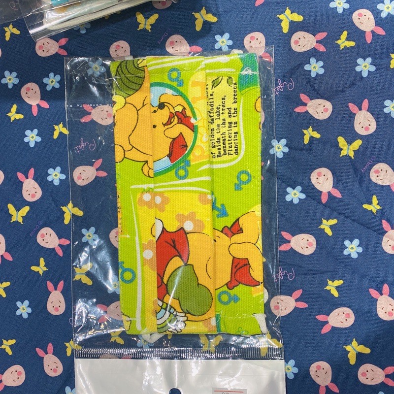 Khẩu trang vải kiểu y tế hình gấu Pooh | BigBuy360 - bigbuy360.vn