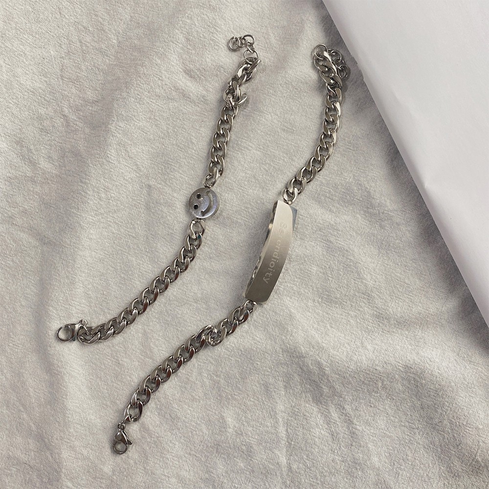 Vòng Tay Mặt Hình Vuông Bằng Thép Titanium In Chữ + Mặt Cười Phong Cách Hàn Quốc Cá Tính