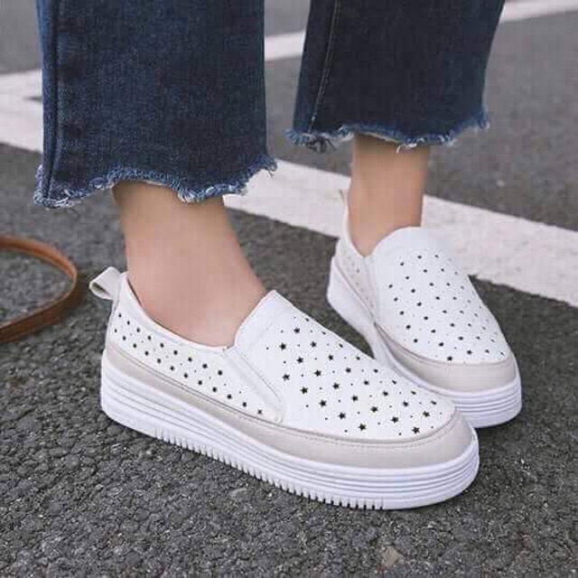 Giày slipon đế bánh mỳ hoa văn lỗ