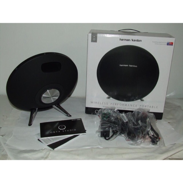 Loa Harman kardon onyx 1