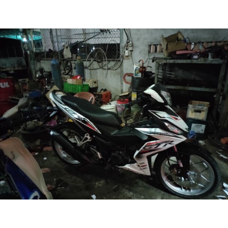 Tem rời winner v1 trắng đen