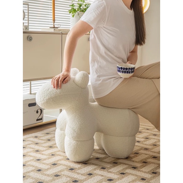 Ghế ngựa Pony Chair trắng vải len cừu cao cấp trang trí phòng khách, studio, phòng ngủ phong cách Bắc Âu