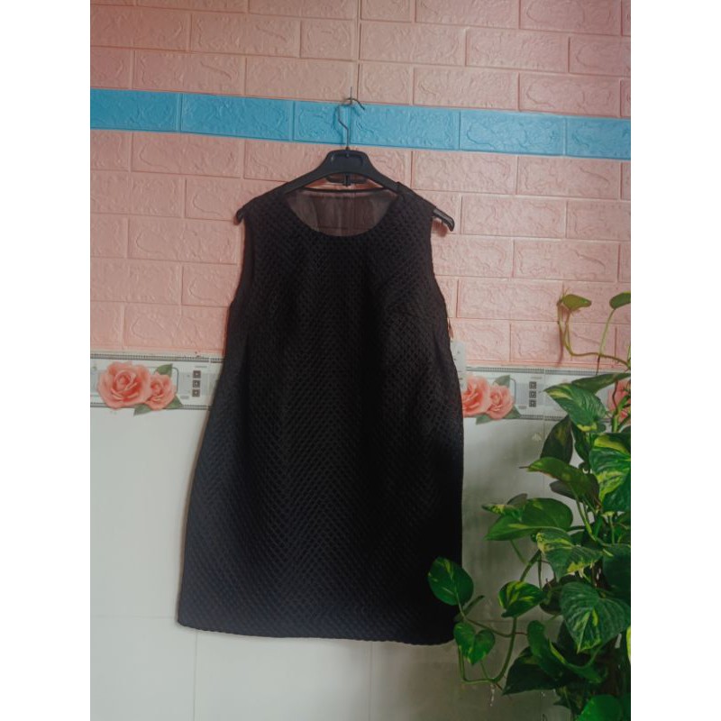 Đầm suông / áo giấu quần độc lạ màu đen lưới siêu xinh size M hàng 2hand bầu bí bon chen