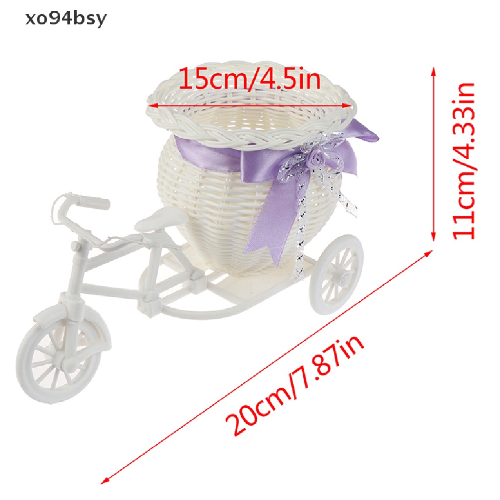 Giỏ hoa xe đạp ba bánh bằng mây trang trí tiệc cưới