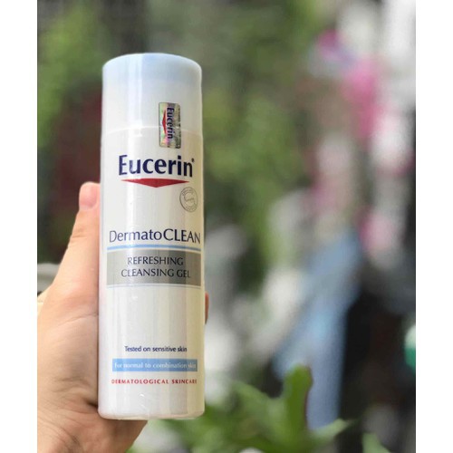 Sữa rửa mặt cho da thường da nhạy cảm Eucerin Dermato Clean Refreshing Cleansing