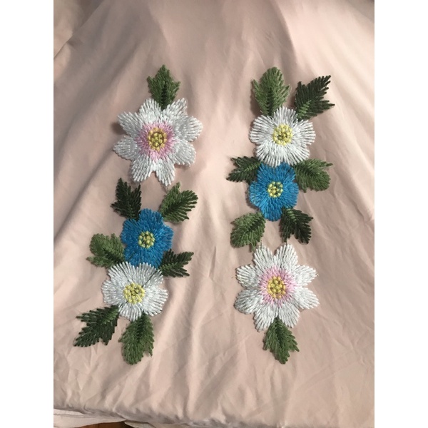 Set 2 bông hoa thêu Bh88