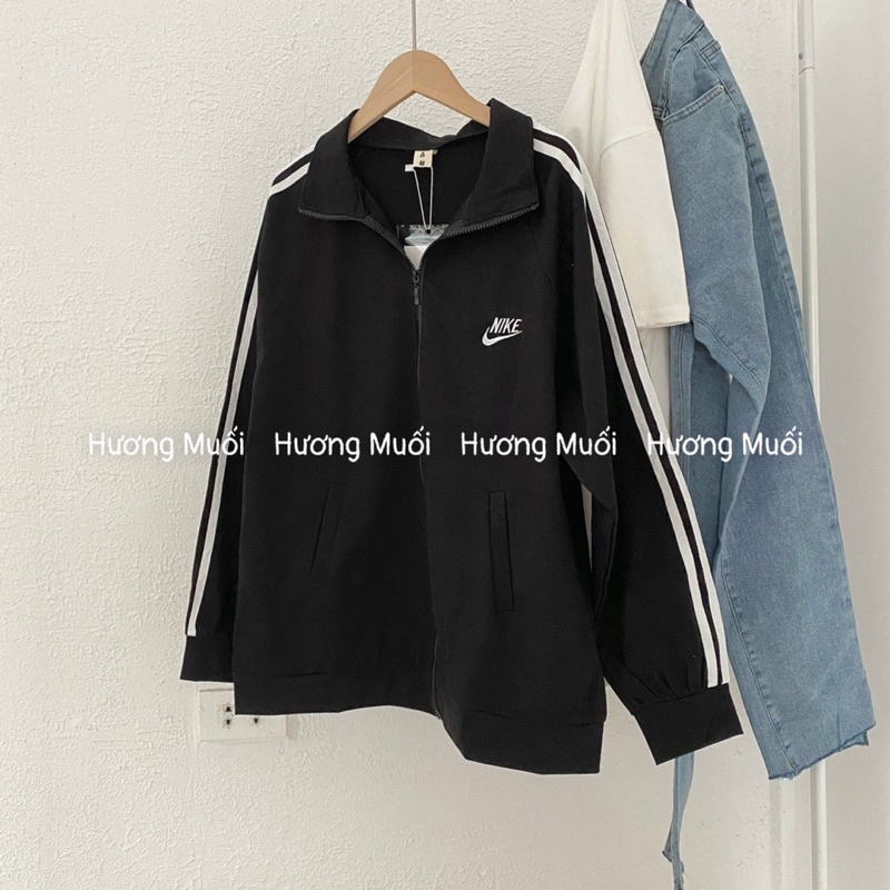 Áo khoác thêu logo phối sọc tay thể thao