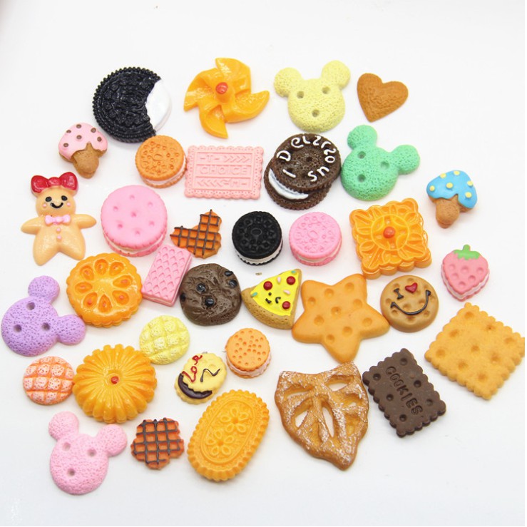 KHO-HN * Gói 30 mô hình bánh mì, bánh biscuit các loại trang trí vỏ case điện thoại, huy hiệu, móc chìa khóa, DIY