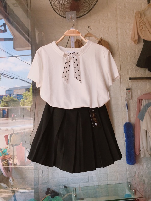 Combo 1 áo sơ mi đỏ cổ bèo gửi Đoàn Huyền 130k | BigBuy360 - bigbuy360.vn