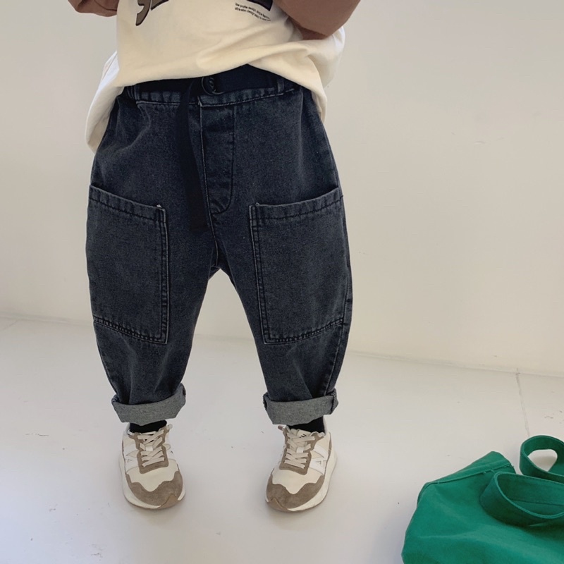 Quần jeans cho bé dáng suông dài phối túi trước và sau quần màu đen, xanh nhạt QD03