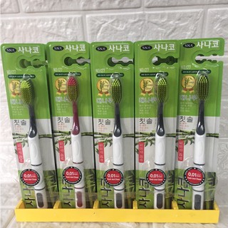 Bàn Chải Đánh Răng Than Tre Hoạt Tính Hàn Quốc