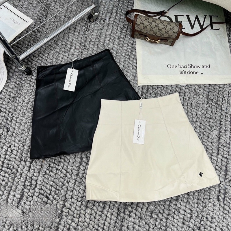 CHÂN VÁY DA CẠP CAO THÊU ONG DÁNG A QC LOẠI 1 MS23819