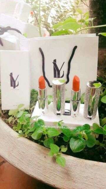 Son Ly Lipstick chất lượng. Nếu bạn đang băn khoăn về màu sắc, hãy ib để được màu tốt nhất phù hợp với bạn