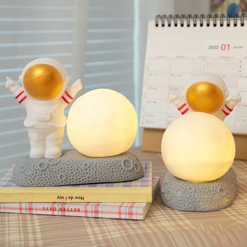 Đèn Ngủ Led Hình Phi Hành Gia Trang Trí Phòng Ngủ Cho Bé