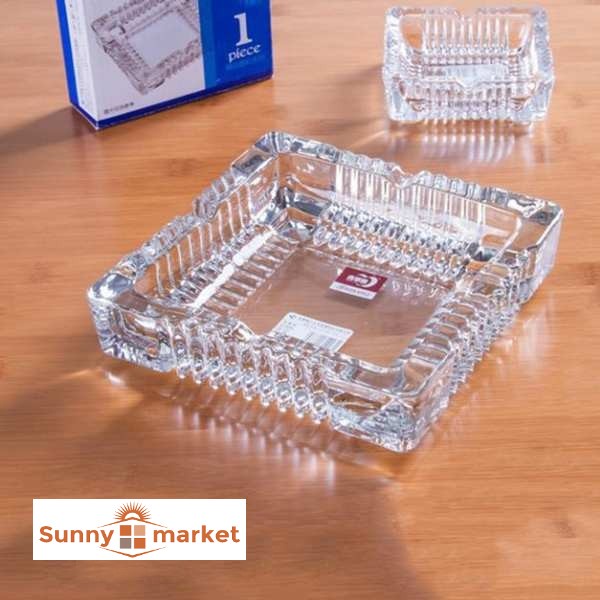Dụng cụ gạt tàn thủy tinh vuông cao cấp, Chất liệu thủy tinh trong suốt, dày dặn, chịu va đập tốt, họa tiết sang trọng