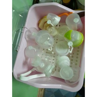 Khay úp bình sữa có nắp đậy
