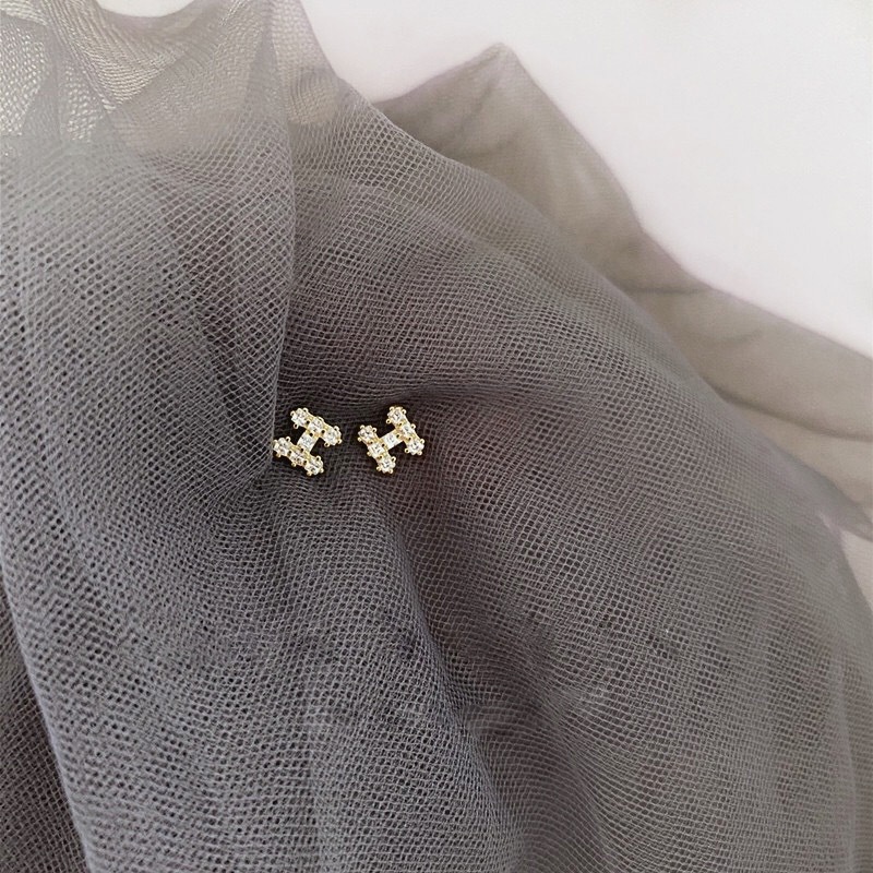 Khuyên tai chữ H đính đá pha lê sang trọng cho nữ