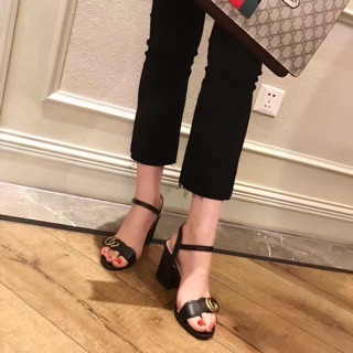 Sandal gót vuông Gucci
