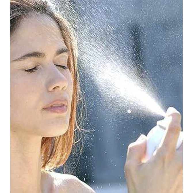 La Roche Posay - Xịt khoáng làm dịu bảo vệ da La Roche-Posay Thermal Spring Water 50ml-150ml-300ml | BigBuy360 - bigbuy360.vn